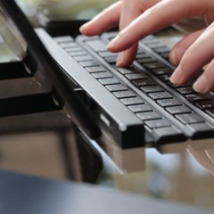 lg-rolly-keyboard-03.jpg