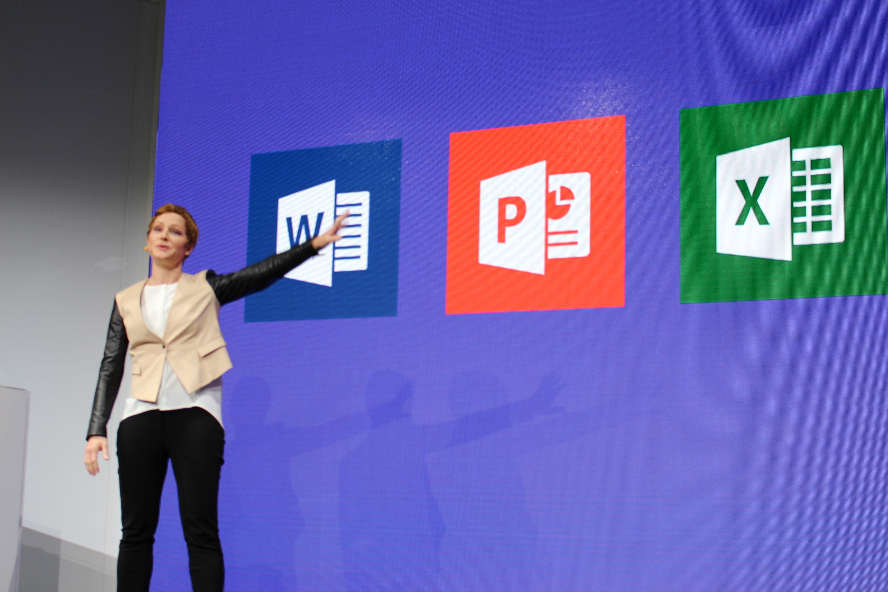 Microsoft muestra Office y Outlook para Windows 10 Mobile #MWC2015