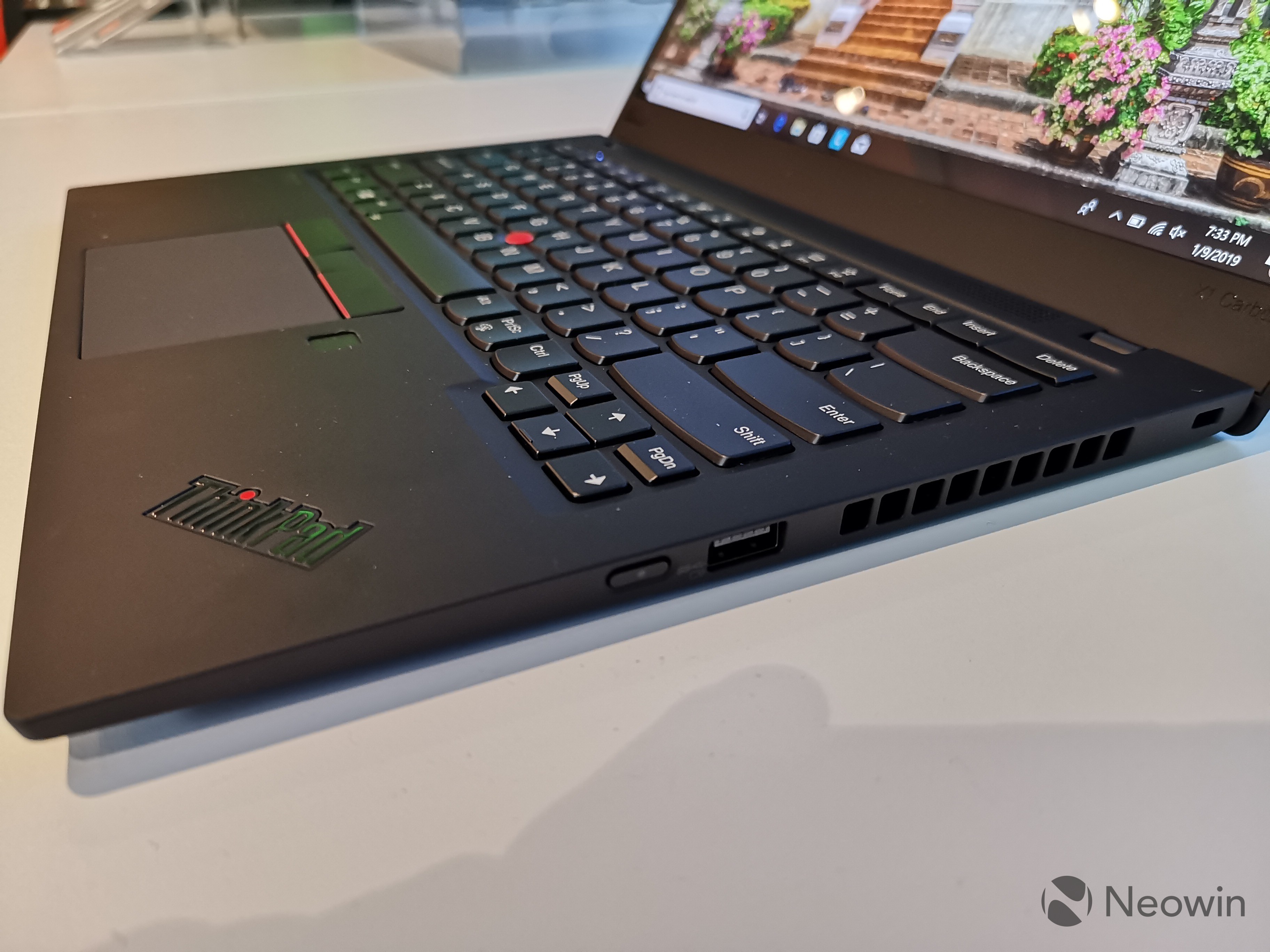 Hands on with Lenovo's new ThinkPad X1 Carbon and Yoga - Neowin