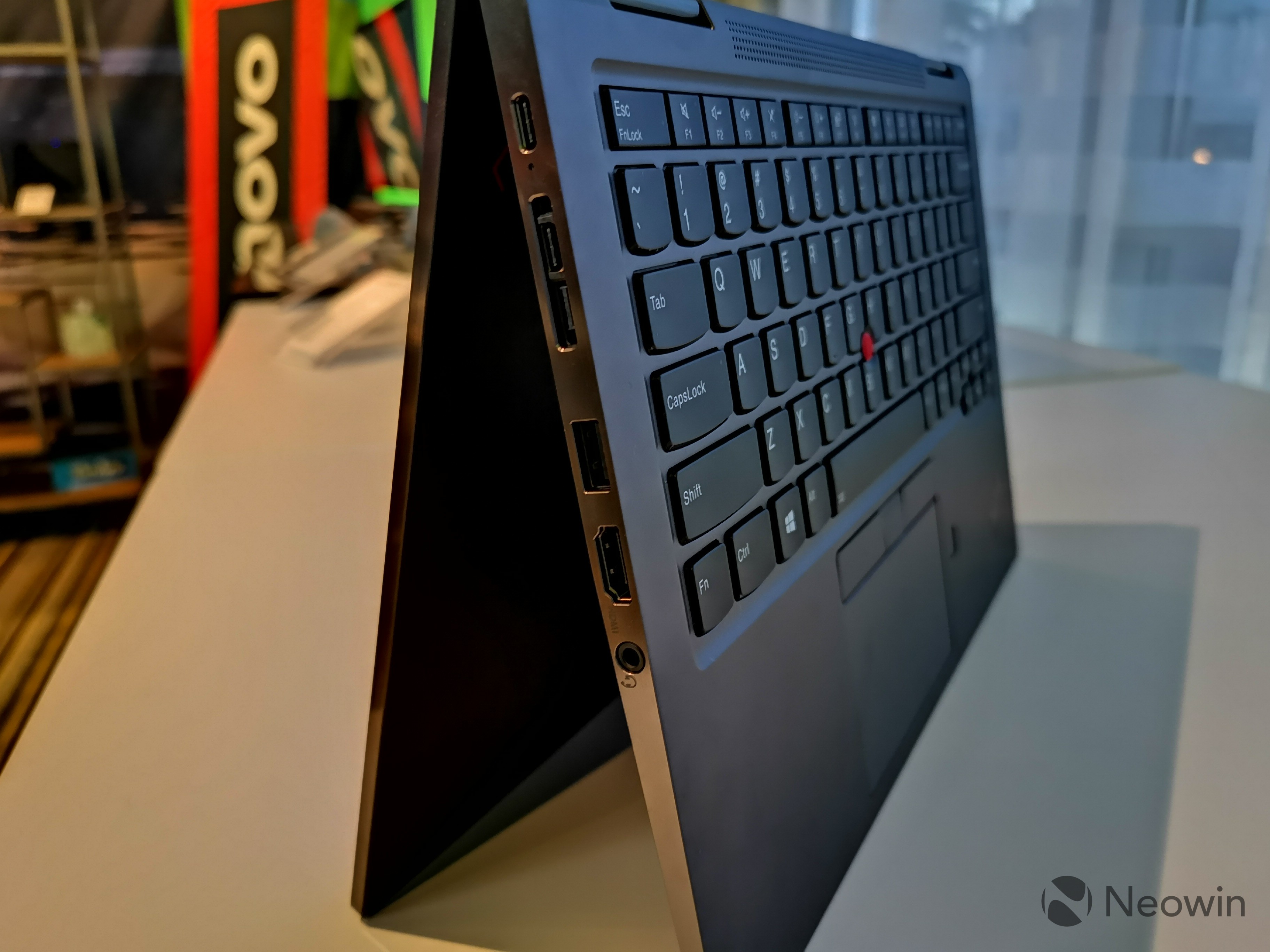 Hands on with Lenovo's new ThinkPad X1 Carbon and Yoga - Neowin