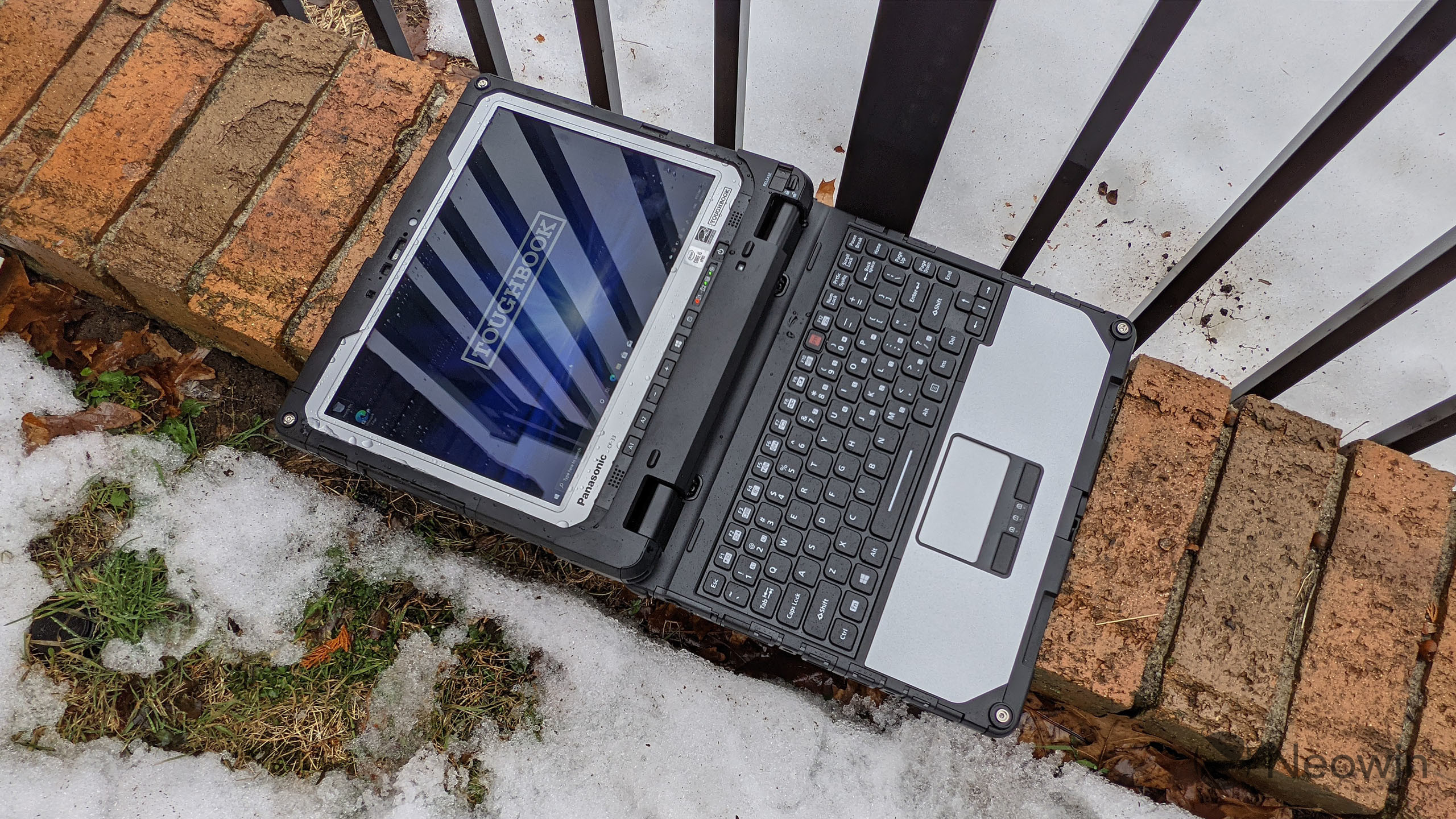 Panasonic TOUGHBOOK 33 review: A Surface Book you can beat the