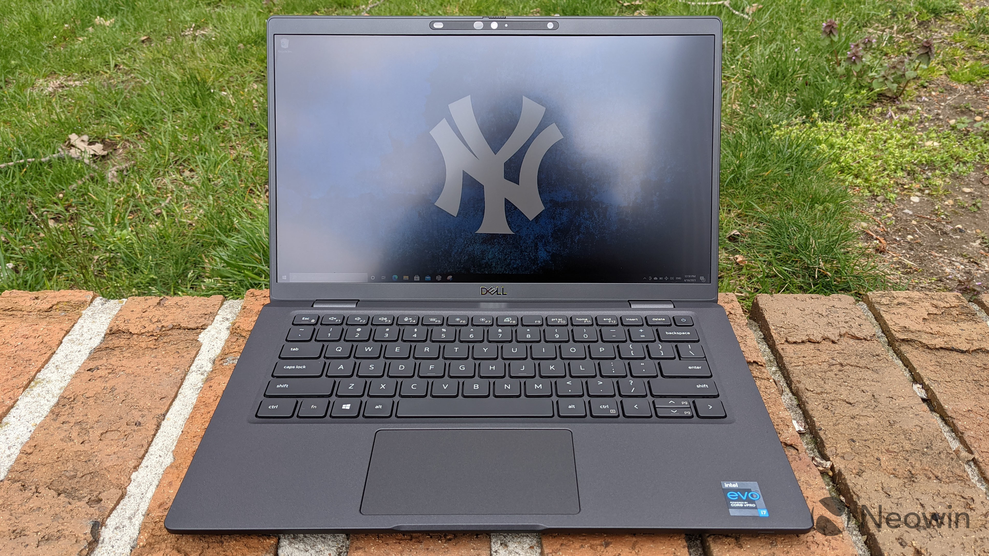 Dell Latitude 7320 review: The ultimate work from home laptop - Neowin