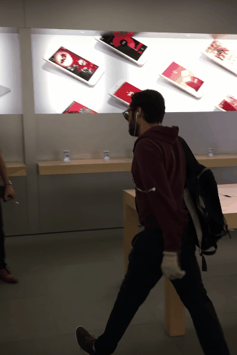 1475235098_apple-store-rampage-01.gif
